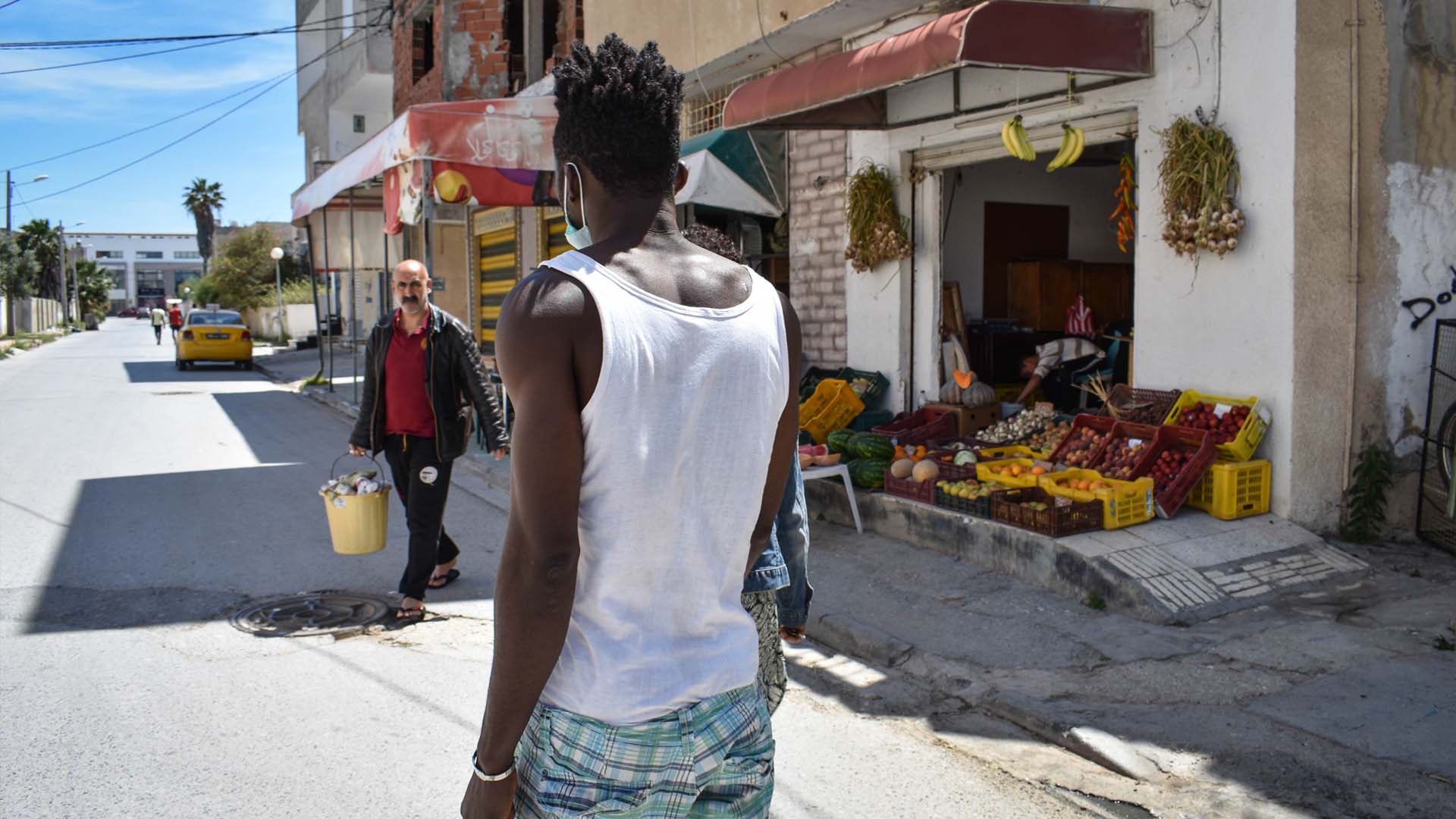 Vendeuses ivoiriennes à Tunis, confinées dans la précarité
